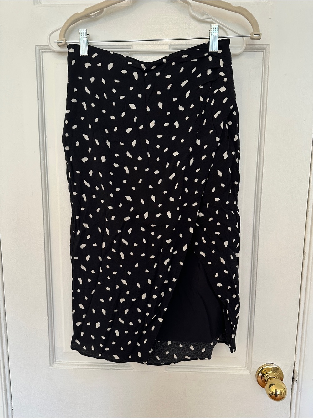 Abercrombie & Fitch Black Midi Skirt with White Spot Print